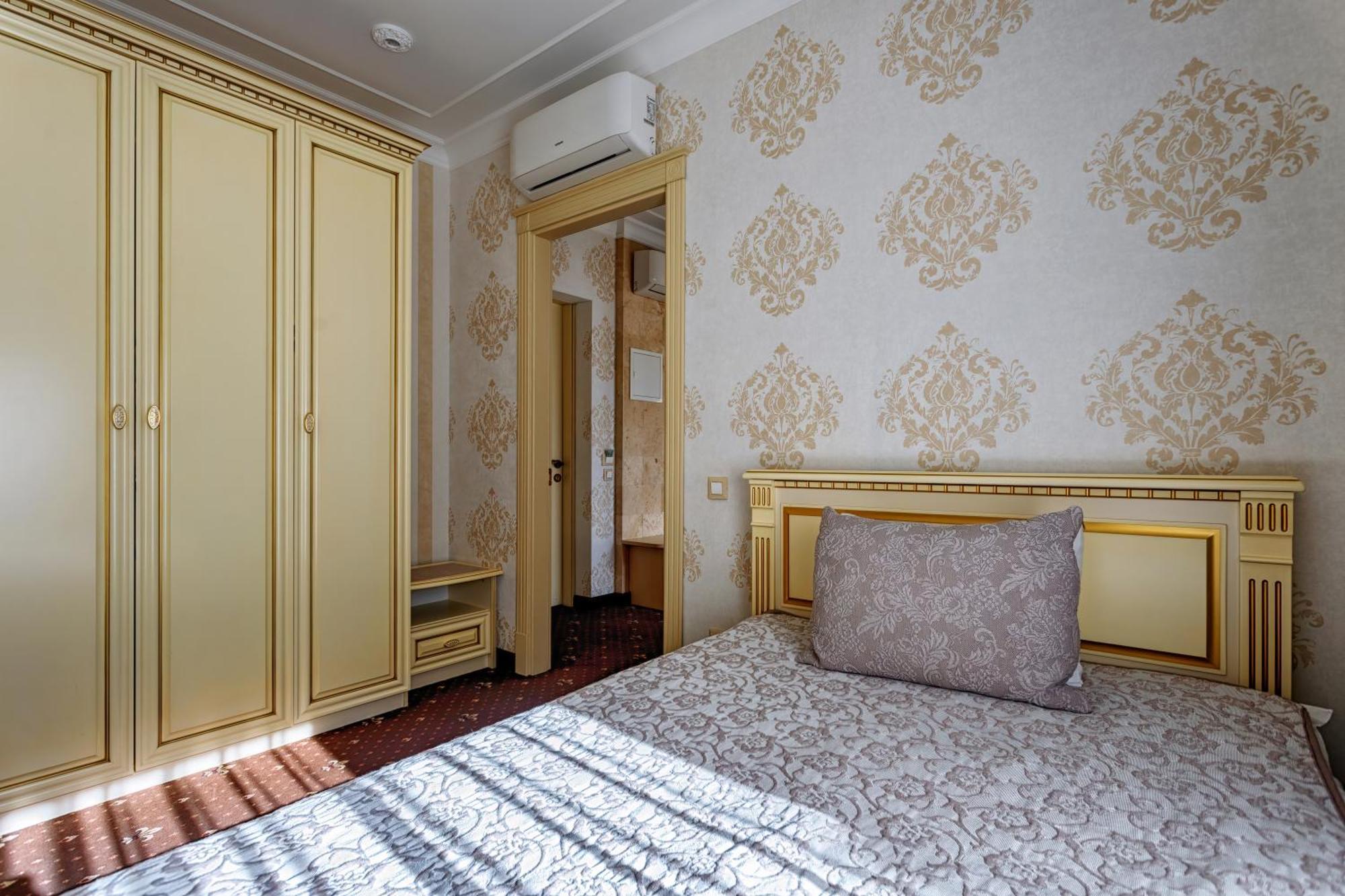 Vintage Na Bulvare Odessa Extérieur photo